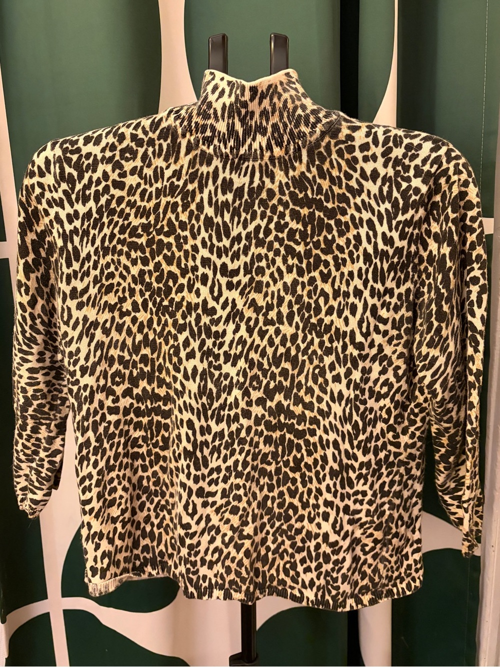 Vintage leopard print turtle neck